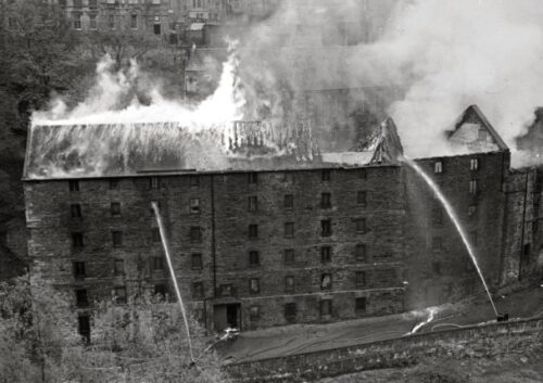 In The Programme, Gowns And Wigs Were By WILLIAM MUTRIE, Edinburgh. On 29th May 1957 A Blaze At Bell’s Brae, Edinburgh, Destroyed The Premises Of William Mutrie & Sons, One Of Britain’s Biggest Theatrical Costumiers; About 90,000 Costumes Were Lost.