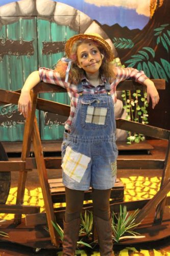 Amy As The Scarecrow