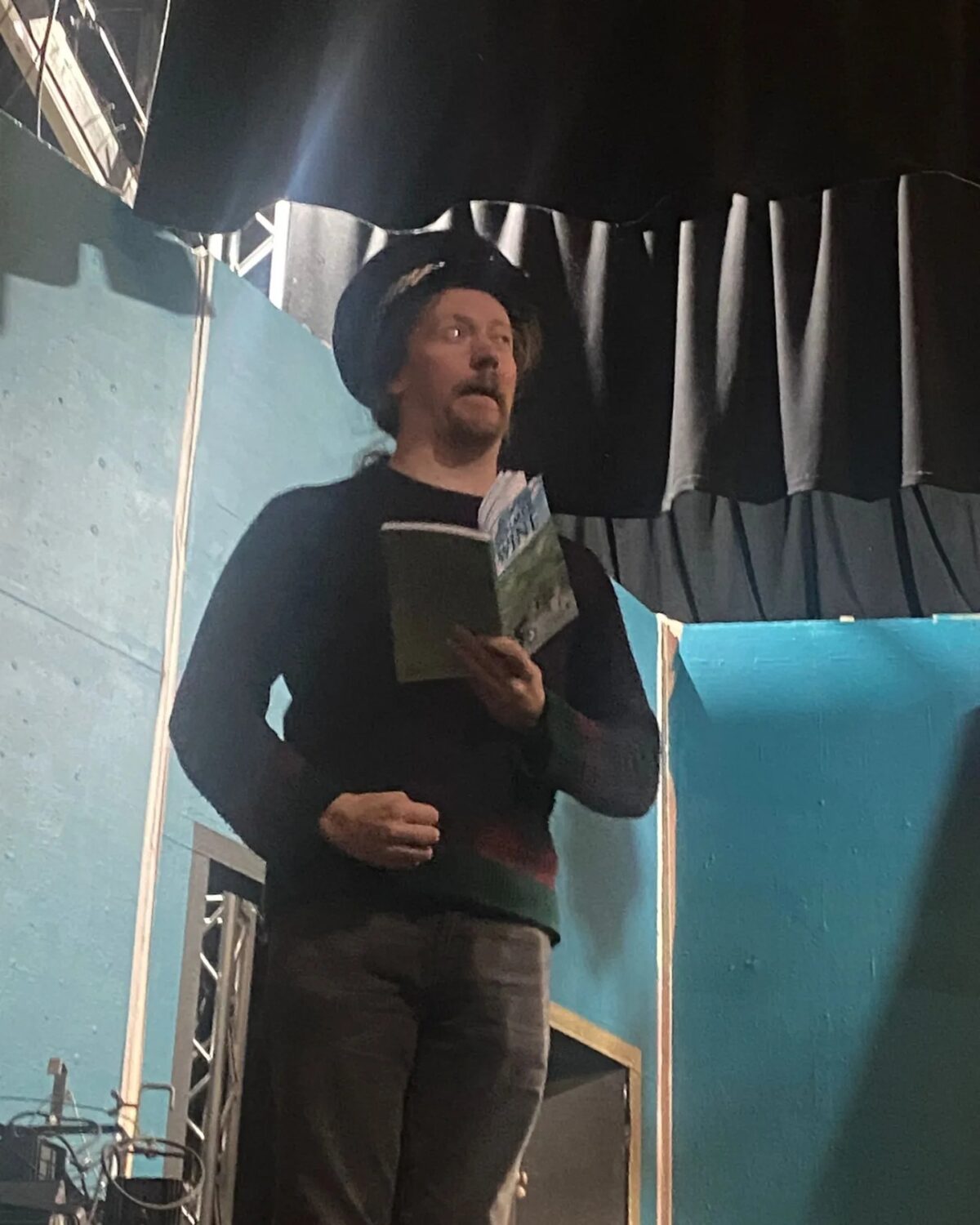 Owen Evans as Gifford Bewmont